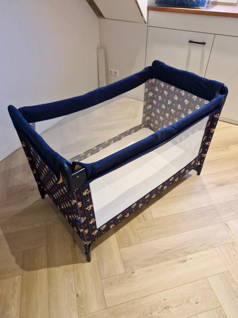 Campingbedje, Ophalen, Gebruikt, Minder dan 140 cm, Minder dan 70 cm