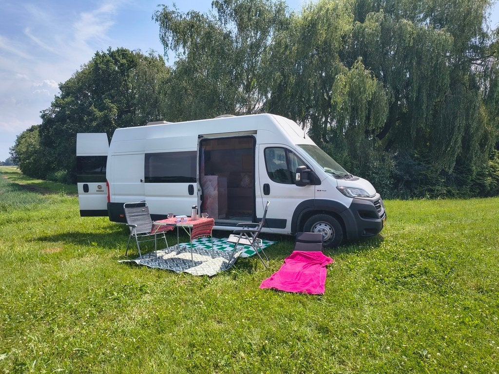 Fiat Ducato L4H3 140PK (2020) Luxe Stealth Camper 27.000km, Caravans en Kamperen, Campers, Overige merken, Chemisch toilet, Dakluik