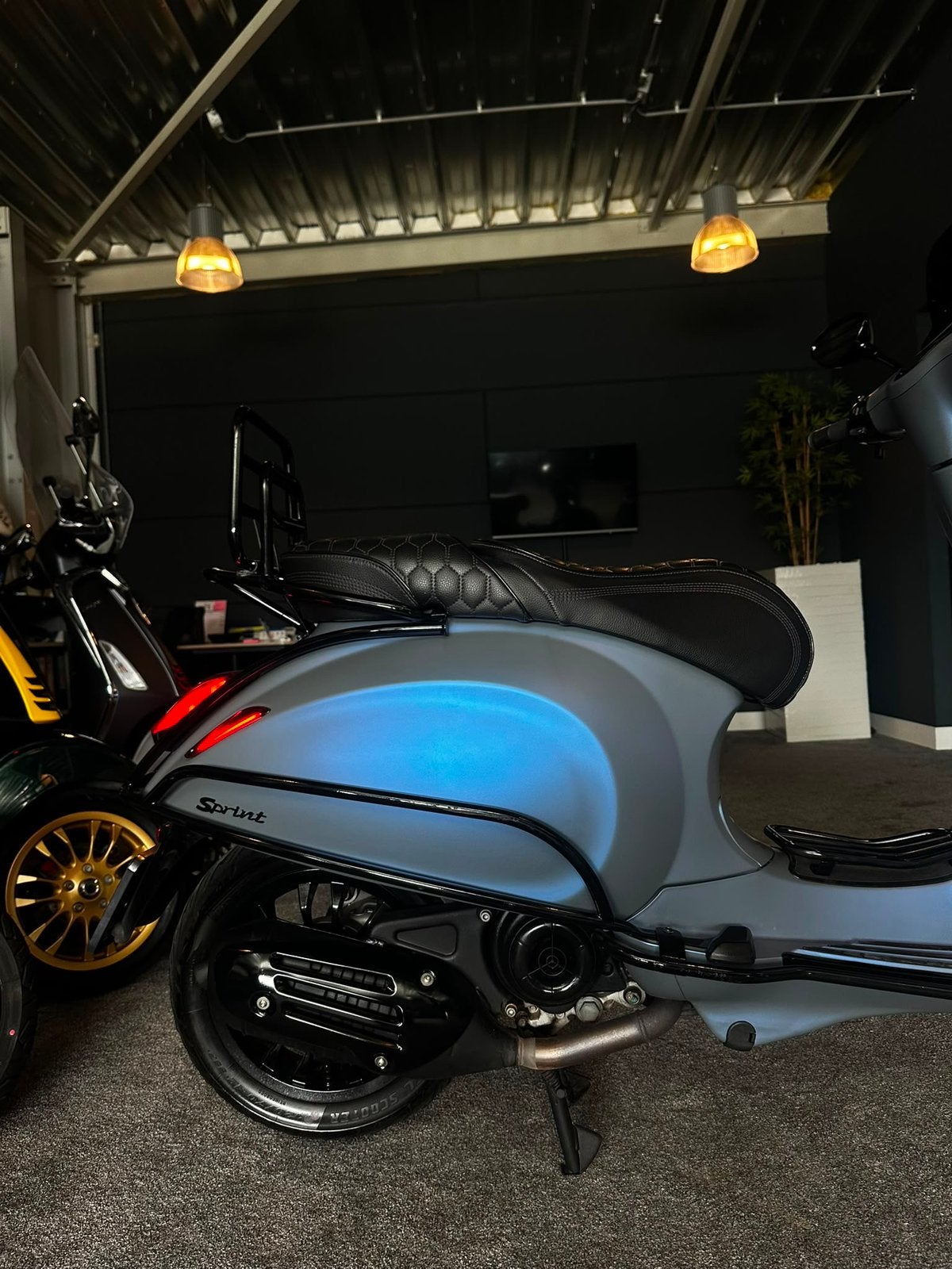 Vespa sprint 50s | Full option | Custom | Brom | Garantie, Fietsen en Brommers, Scooters | Vespa, Ophalen, Overige modellen, Maximaal 45 km/u