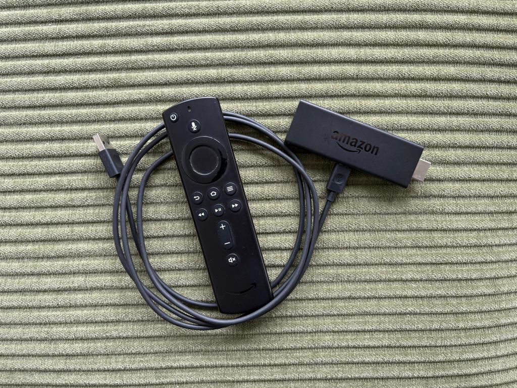Amazon Fire TV Stick met afstandsbediening, Ophalen of Verzenden, Zo goed als nieuw, HDMI, Zonder harde schijf