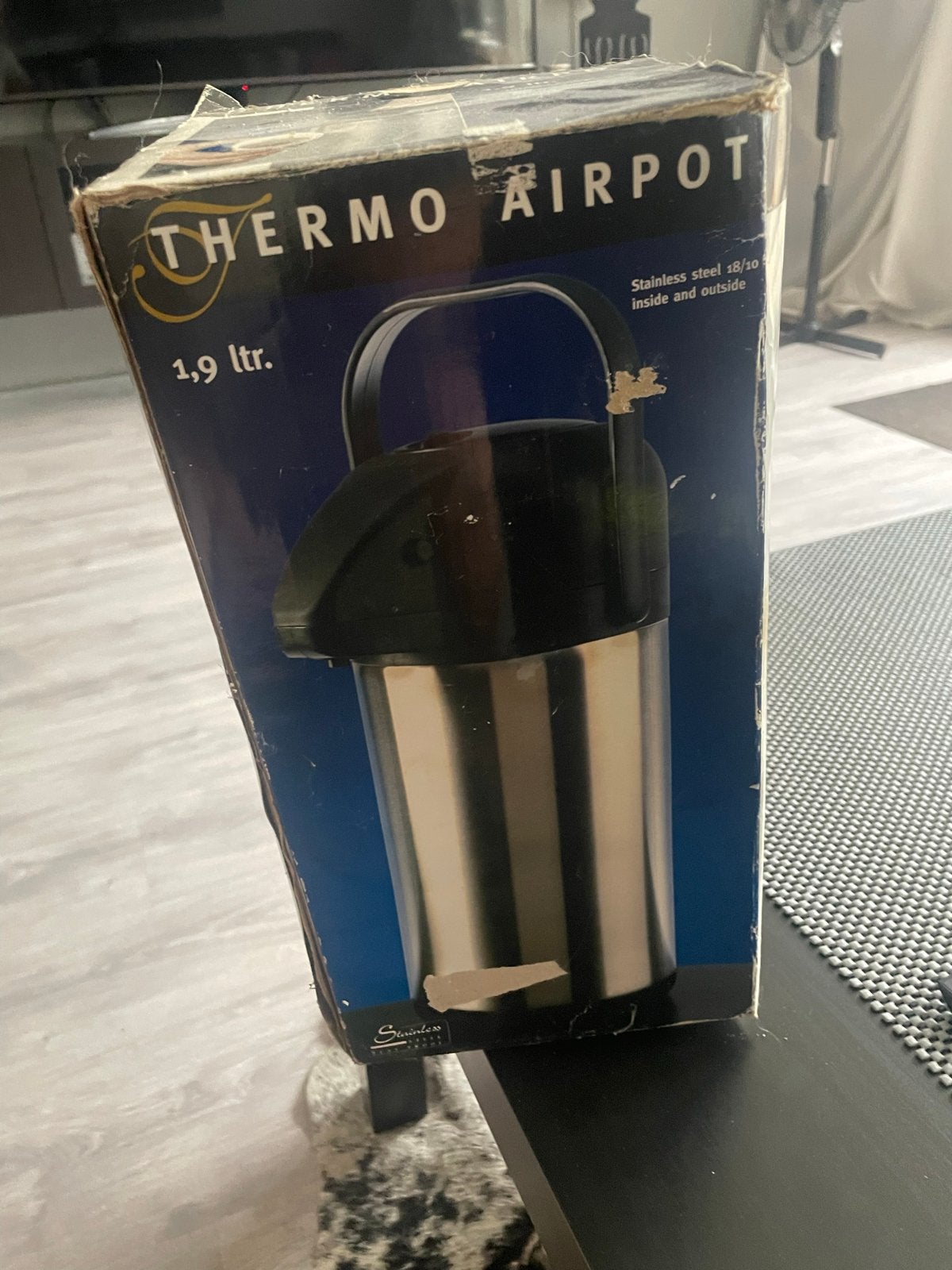 Thermo Airpot RVS 1.9L - Zo goed als nieuw, 1 tot 2 liter, Ophalen of Verzenden, Zo goed als nieuw, Rvs