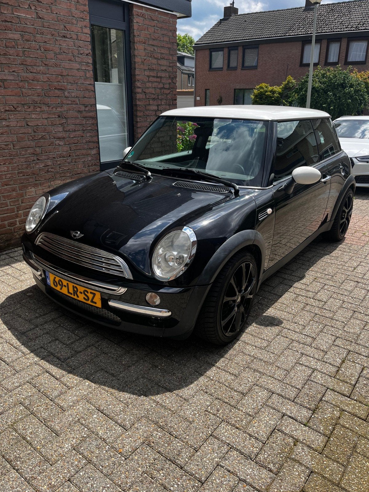 Mini 1.6 16V Cooper 2003 Zwart, Auto's, Voorwielaandrijving, 15 km/l, 4 cilinders, 4 stoelen