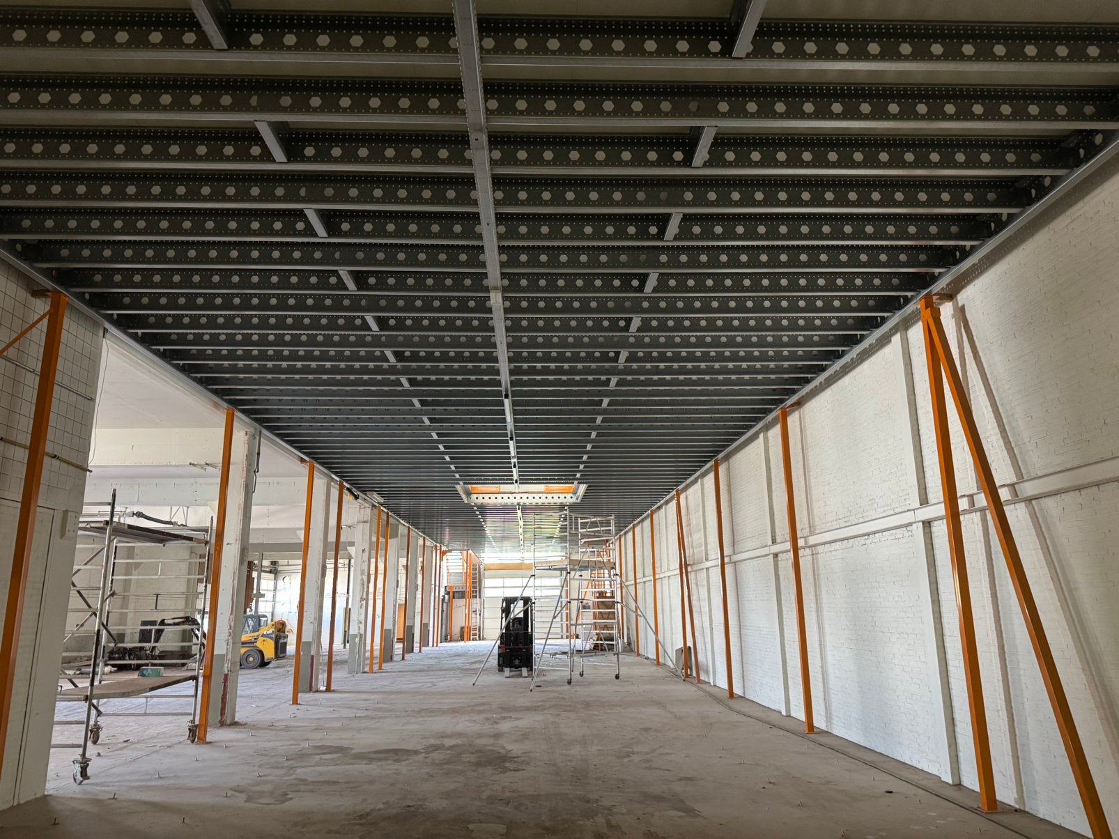 510m2 entresolvloer, 9,7m overspanning, verdiepingsvloer, Ophalen, Zo goed als nieuw