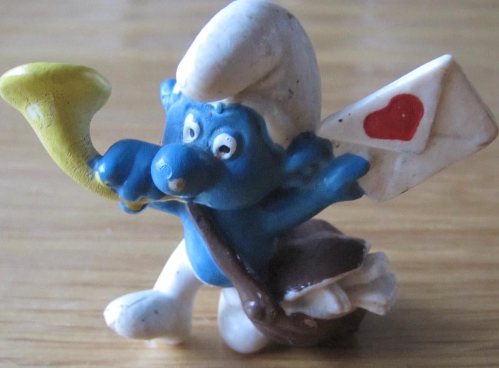 Smurf postbode met brief - Schleich, Ophalen of Verzenden, Zo goed als nieuw, Overige Smurfen, Poppetje, Figuurtje of Knuffel