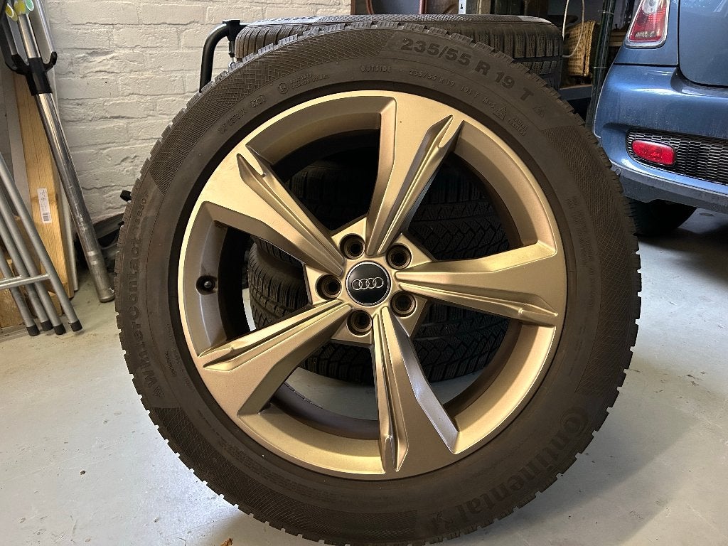 Set velgen en winterbanden Audi Q5 (235/55/R19), Auto-onderdelen, Gebruikt, Banden en Velgen, Winterbanden, 235 mm