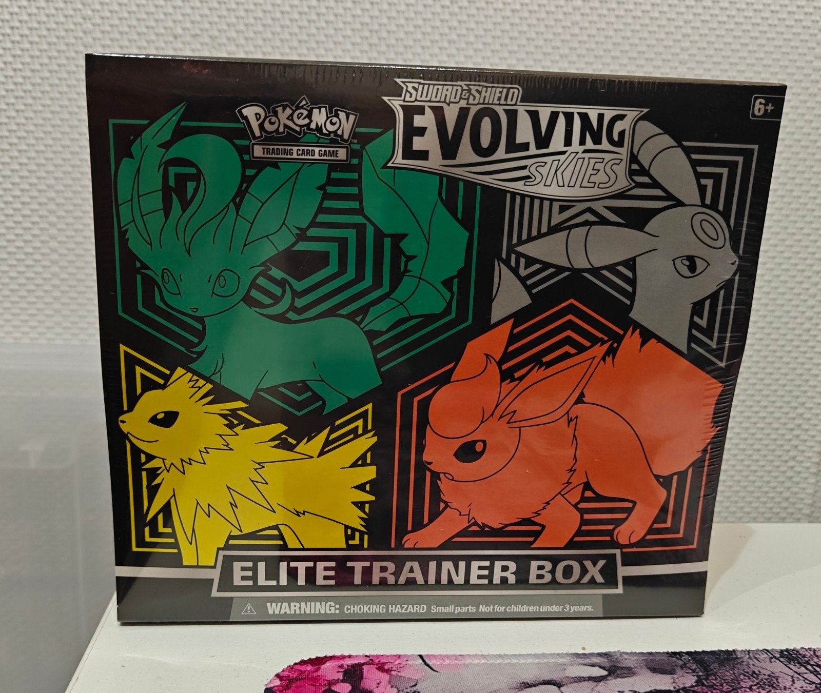 Pokémon Evolving Skies Elite Trainer Box Nieuw, Ophalen of Verzenden, Nieuw, Boosterbox