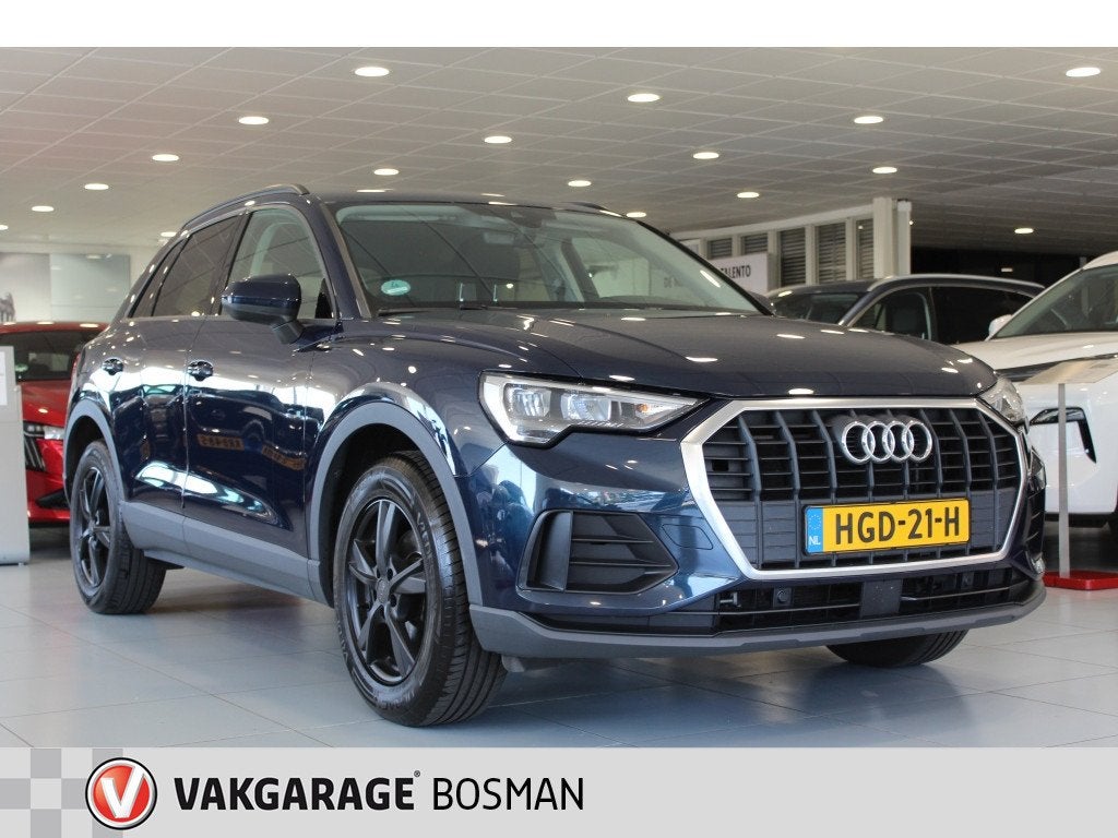 Audi Q3 35 TFSI Bns Edition/CARPLAY/CAMERA/CRUISE (bj 2020), Auto's, 4 cilinders, 150 pk, Leder en Stof, Bedrijf