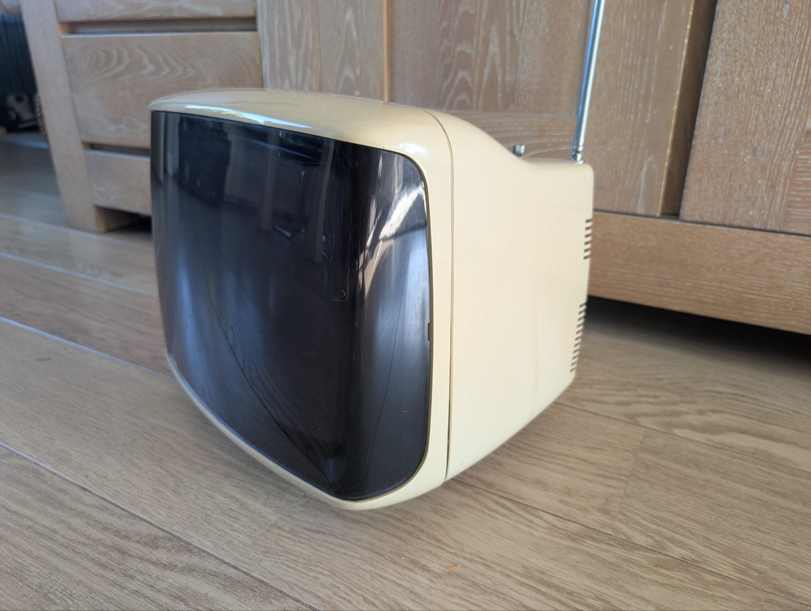 Philips Space Age televisie jaren 70, Ophalen