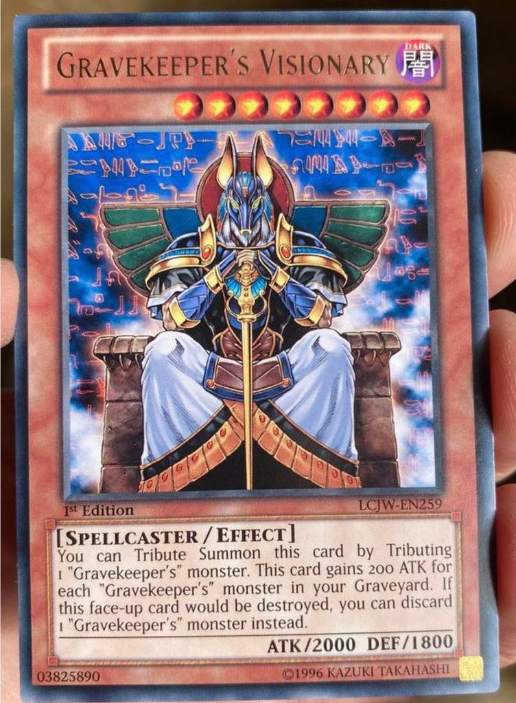 Yu-Gi-Oh! Gravekeeper’s Visionary LCJW 1st Edition !, Ophalen of Verzenden, Zo goed als nieuw, Losse kaart