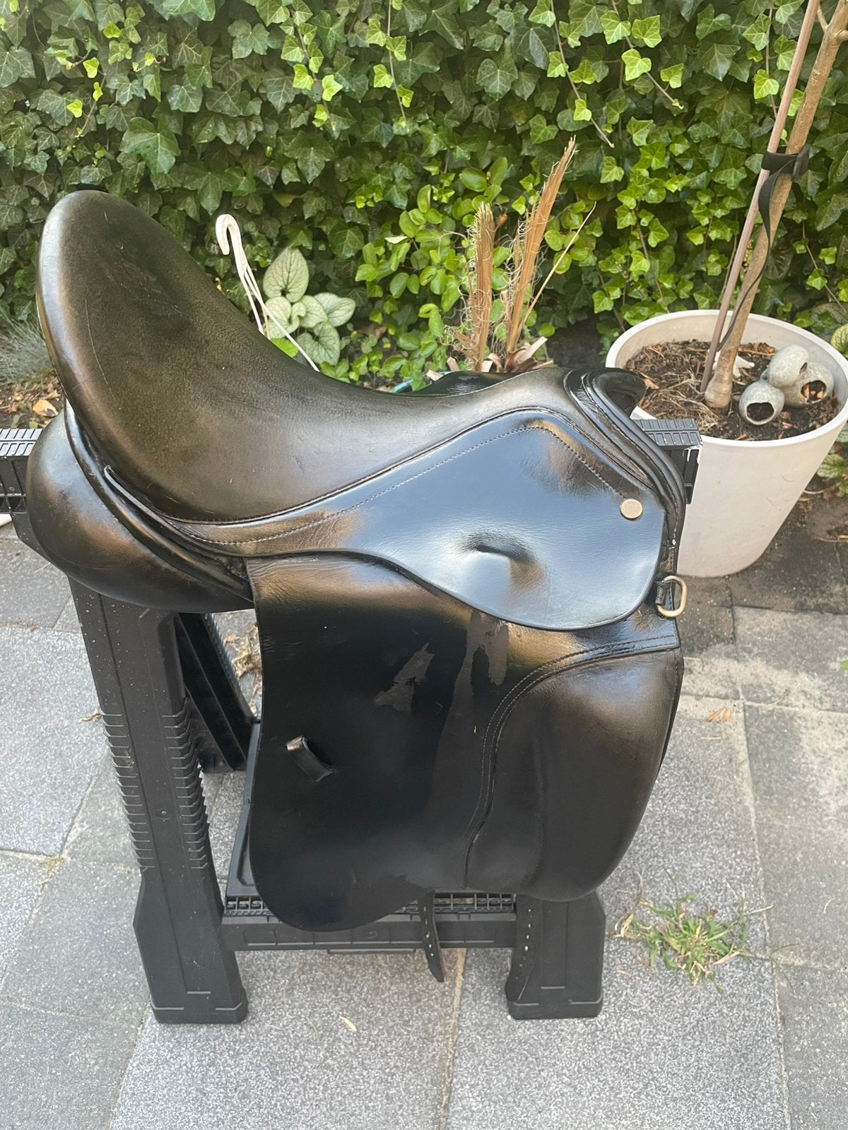 Rössner Sydney dressuurzadel 17,5 inch, Dieren en Toebehoren, Paarden en Pony's | Zadels, Ophalen, L (17.5 inch), Gebruikt, Dressuur
