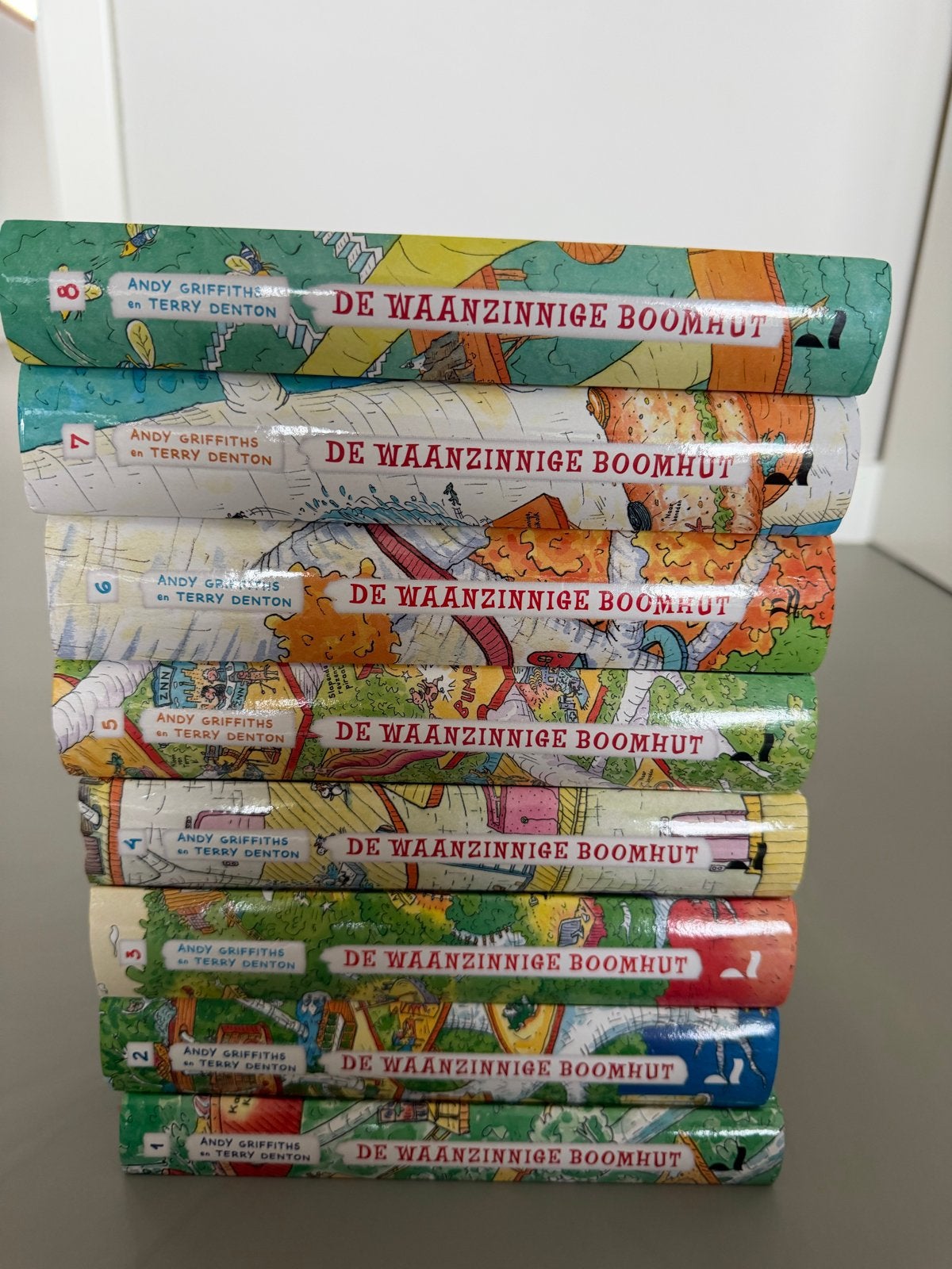 De Waanzinnige Boomhut serie - deel 1 t/m 8, Ophalen of Verzenden, Gelezen, Fictie