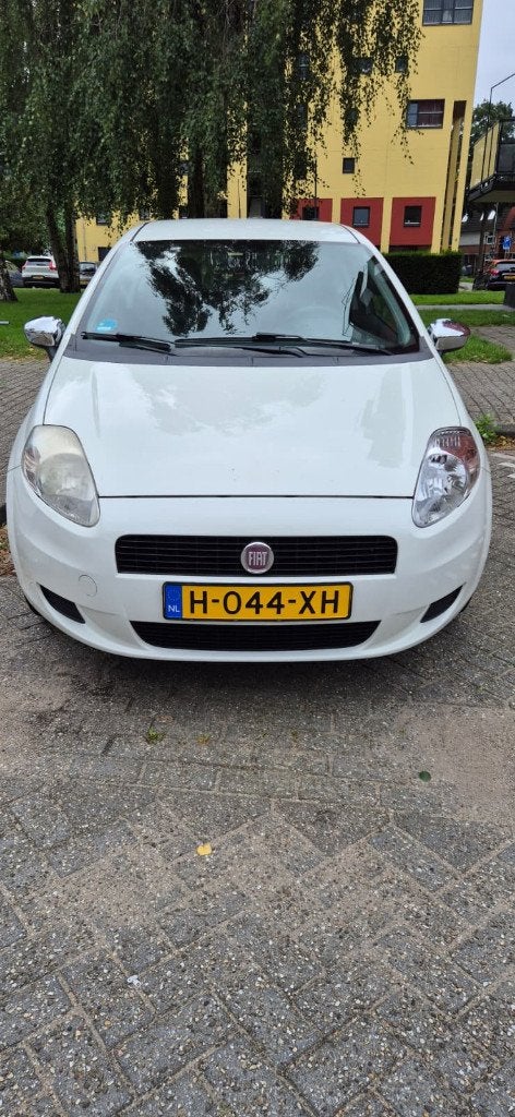 Fiat Punto 1.2 51KW/69PK 3DR Grande 2012 Wit, Auto's, Fiat, Voorwielaandrijving, Stof, 40 €/maand, 1242 cc
