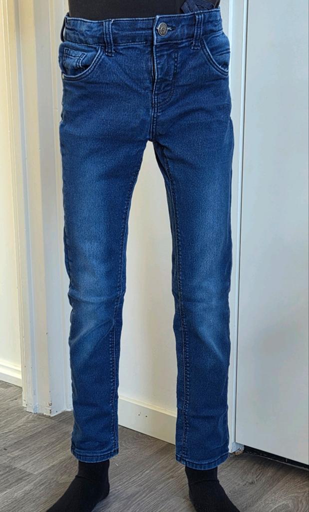Mooie blauwe skinny fit van Hema spijkerbroek maat 140, Broek, Ophalen of Verzenden, Zo goed als nieuw, Hema