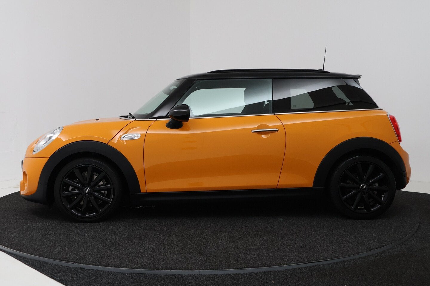 MINI 3-deurs 2.0 Cooper S Chili Serious Business (GROOT-NAVI, Auto's, 1998 cc, Gebruikt, Euro 6, 4 stoelen