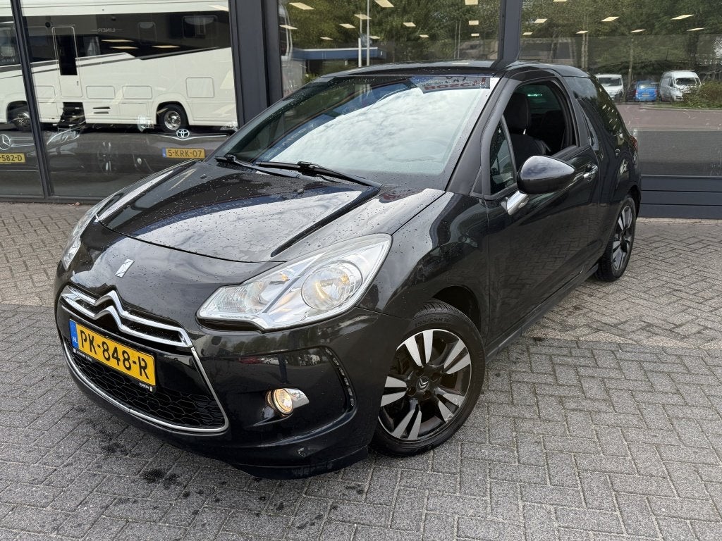 Citroën DS3 1.6 So Chic (bj 2011), Auto's, Voorwielaandrijving, Euro 5, 4 cilinders, Zwart