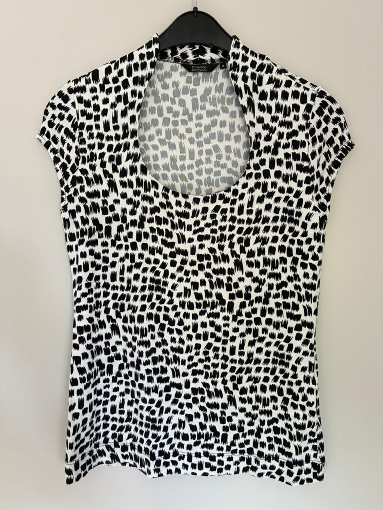 Mooiee Zwart-wit top van Chiarico, M, als nieuw, Kleding | Dames, Maat 38/40 (M), Zwart, Ophalen of Verzenden, Zo goed als nieuw
