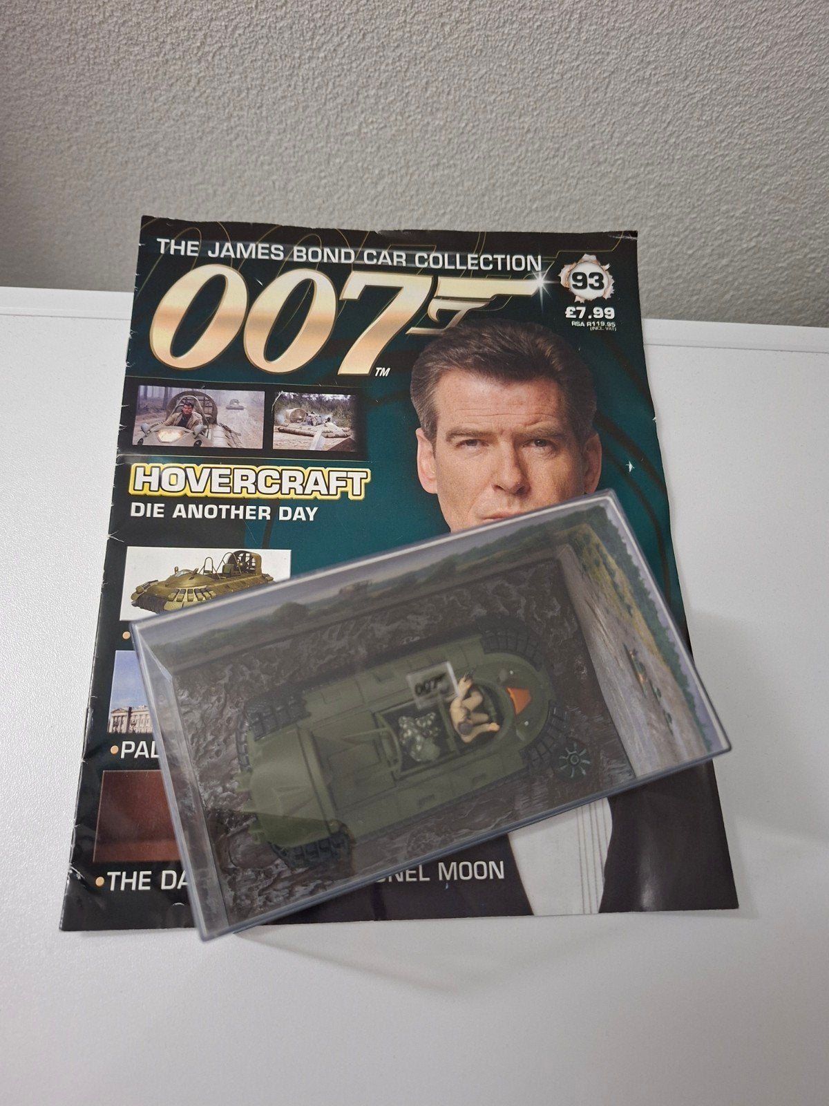 James Bond Hovercraft 1:43, Ophalen of Verzenden, Zo goed als nieuw, Overige typen, Overige merken