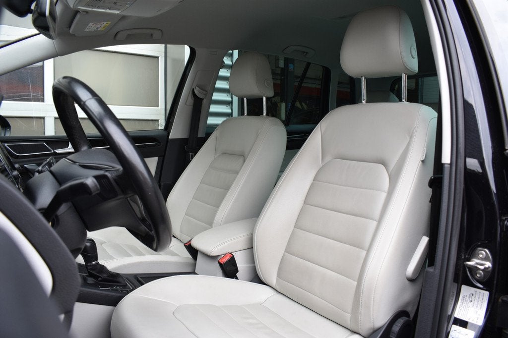 Volkswagen Golf Sportsvan 1.4 TSI Highline Navi | Adapt. Cru, Auto's, Volkswagen, Gebruikt, Zwart, Bedrijf, 66 €/maand