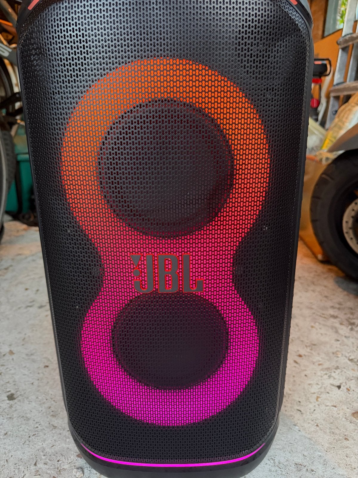 JBL PartyBox 320 - Krachtige Party Speaker met Lichteffecten, Audio, Tv en Foto, Luidsprekers, JBL, Party speaker, Zo goed als nieuw