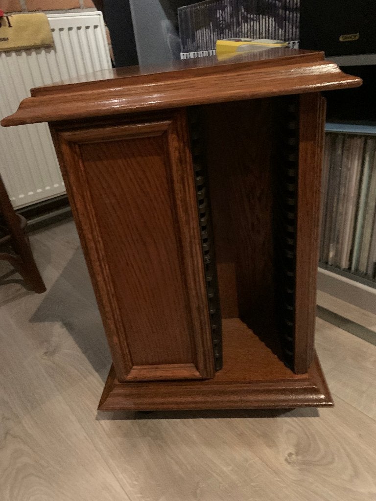 carousel, Huis en Inrichting, Ophalen, Zo goed als nieuw, Hout, Cd's
