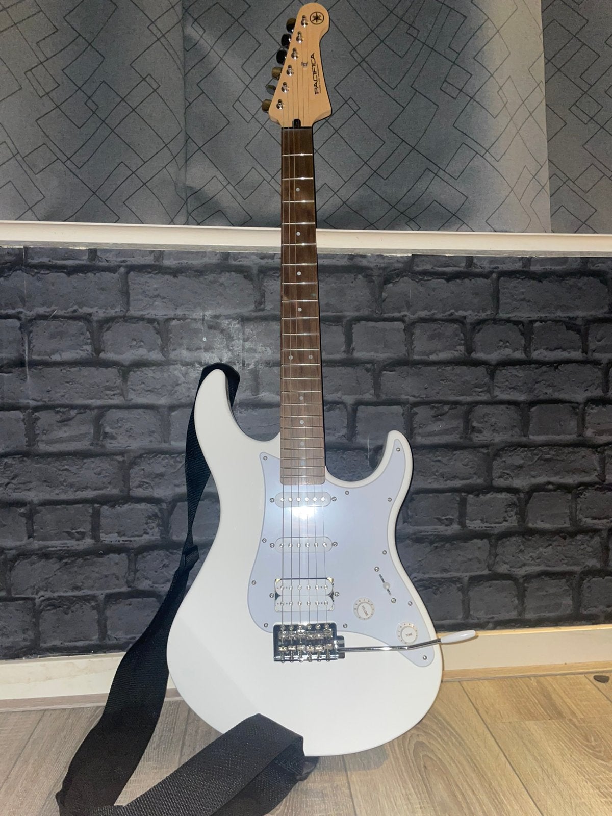 Zo goed als nieuwe Yamaha Pacifica 012 + Line 6 Spider V 20