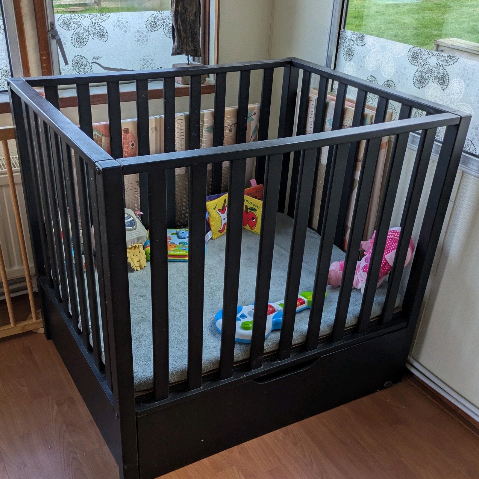 TWF Baby box met lade - Zwart, Ophalen, Gebruikt, 140 tot 160 cm, 70 tot 85 cm