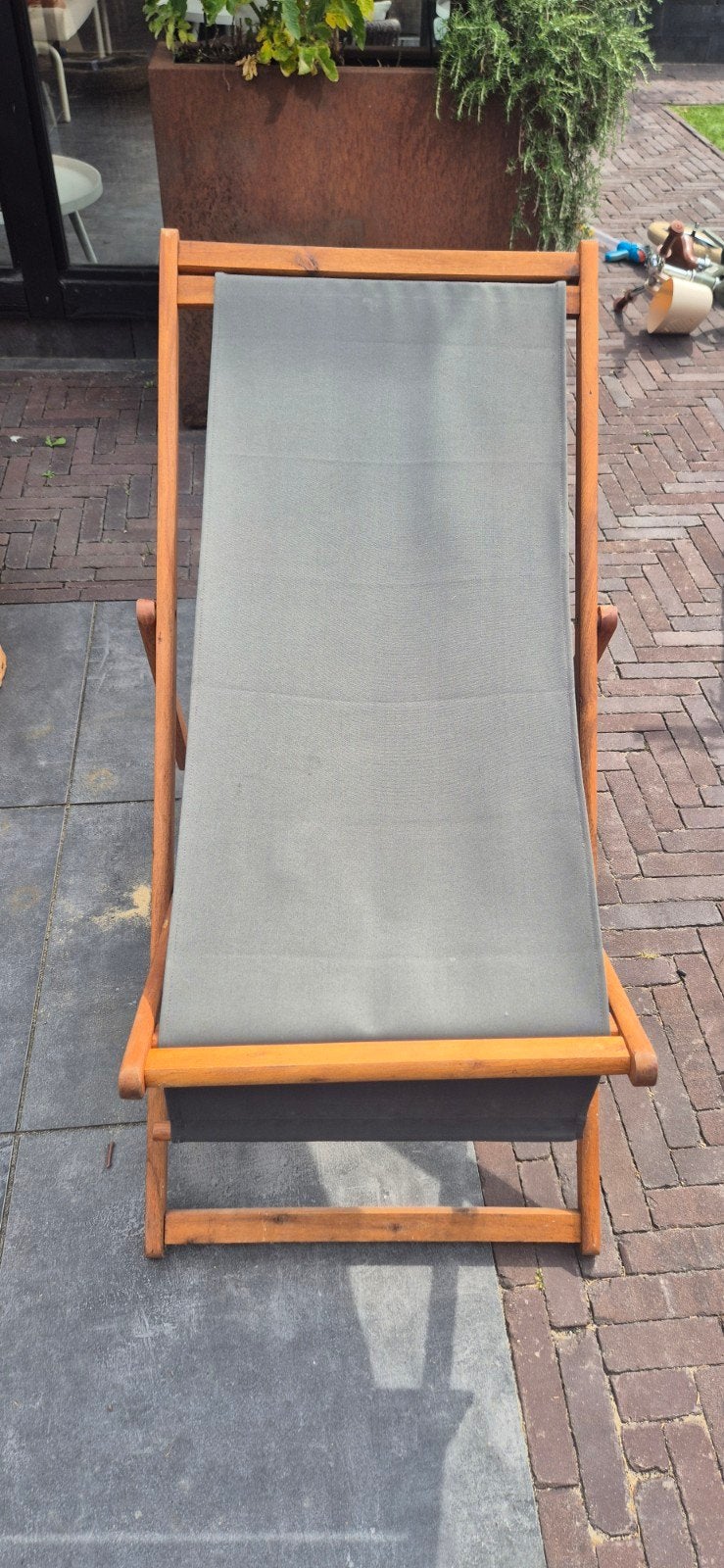 Houten strandstoel / ligstoel - Grijs doek, Tuin en Terras, Tuinstoelen, Ophalen, Gebruikt, Hout, Inklapbaar
