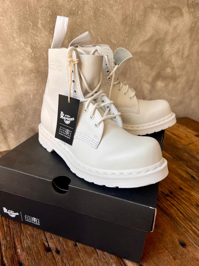Dr. Martens 1460 TWIST MM6 maat 40, Wit, Lage of Enkellaarzen, Nieuw, Ophalen of Verzenden