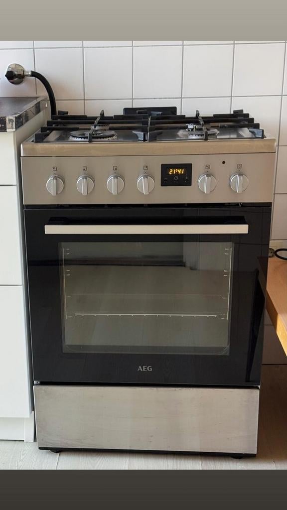 Gasfornuis met Oven - Zilver/Zwart, Zo goed als nieuw, Gas, 85 tot 90 cm, 4 kookzones
