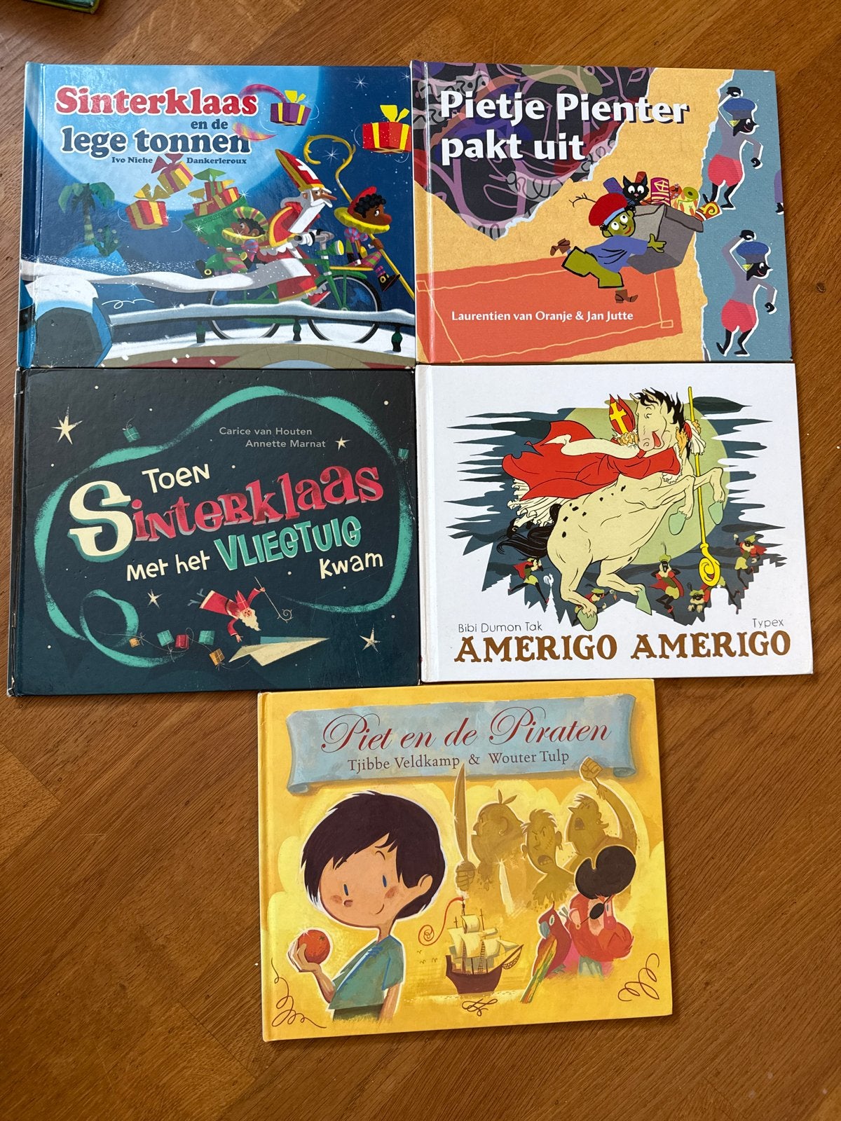 5 Sinterklaas en kinderboeken - Zo goed als nieuw, Ophalen of Verzenden, Zo goed als nieuw, 2 tot 3 jaar