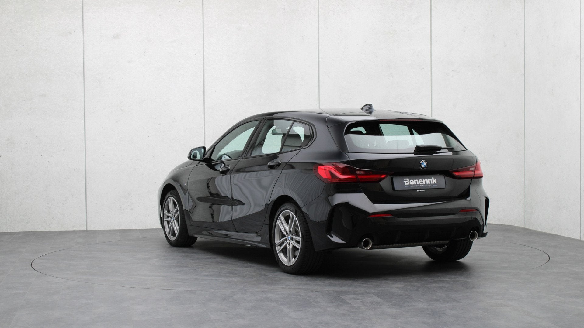 BMW 1-serie 120i Executive M-Sport | Live Cockpit Profession, Auto's, 730 kg, Gebruikt, 4 cilinders, 179 pk