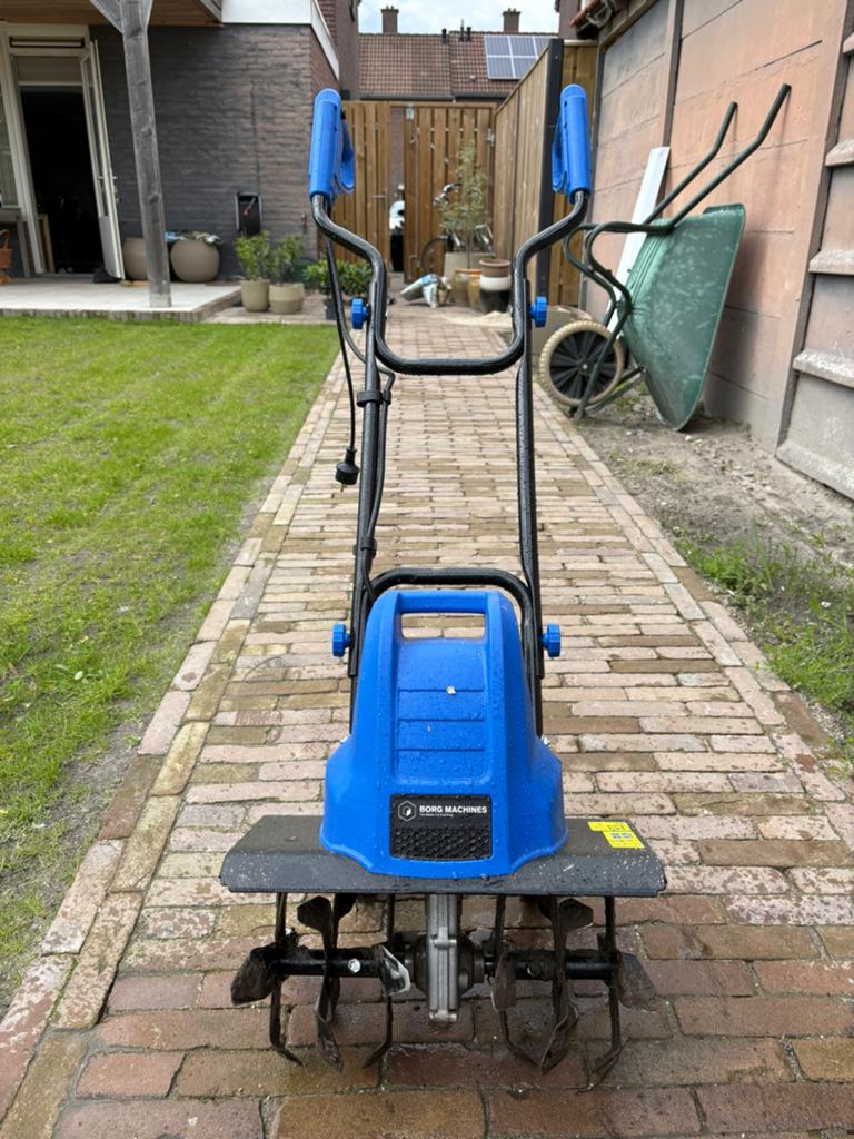 Tuinfrees 1 keer gebruikt, Ophalen, Zo goed als nieuw, Elektrisch, Tuinfrees