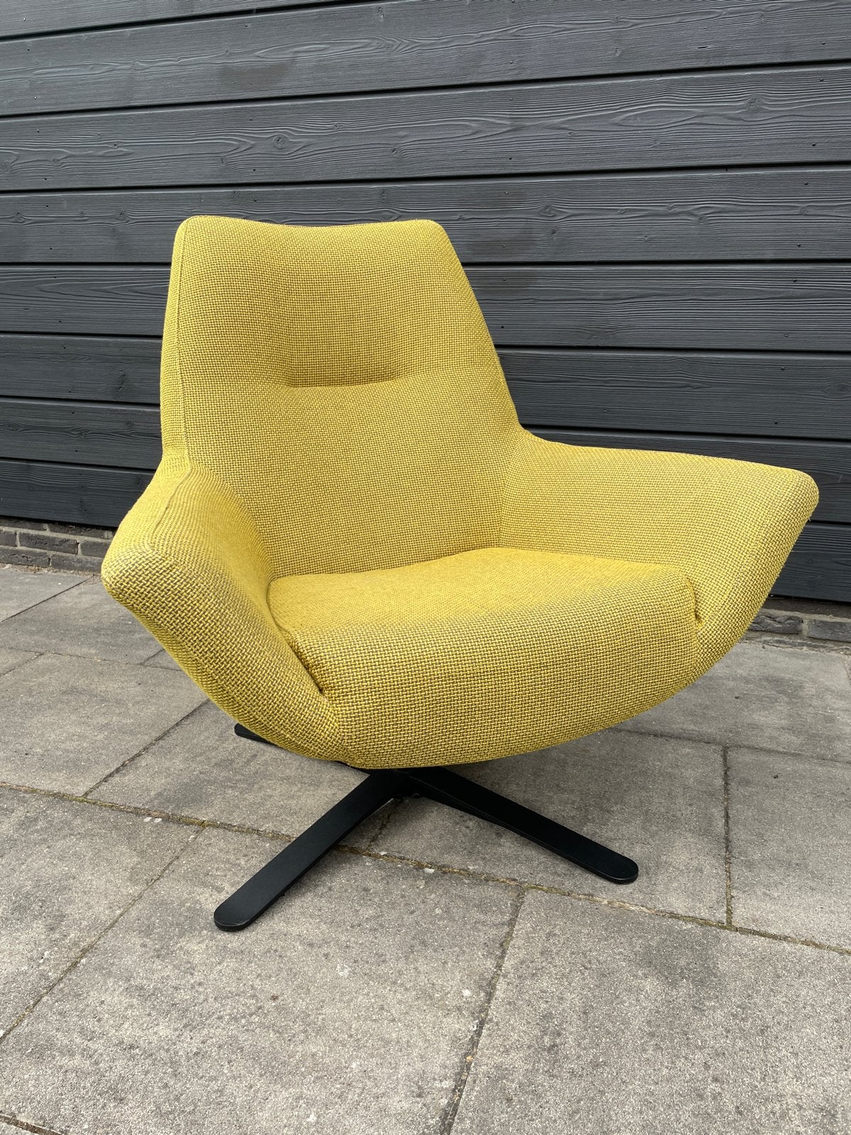 Montel, draaibare fauteuil RAY; Lemon., Ophalen, 75 tot 100 cm, Zo goed als nieuw, Stof