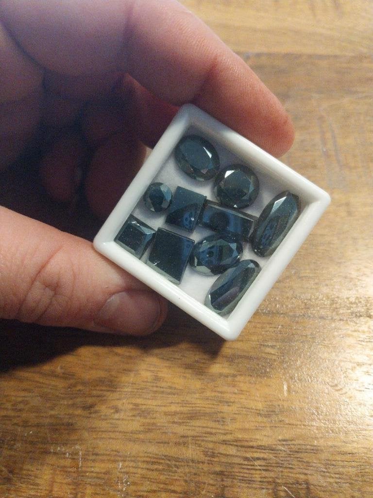 Lot facet en cab geslepen hematiet cabochons, Ophalen of Verzenden