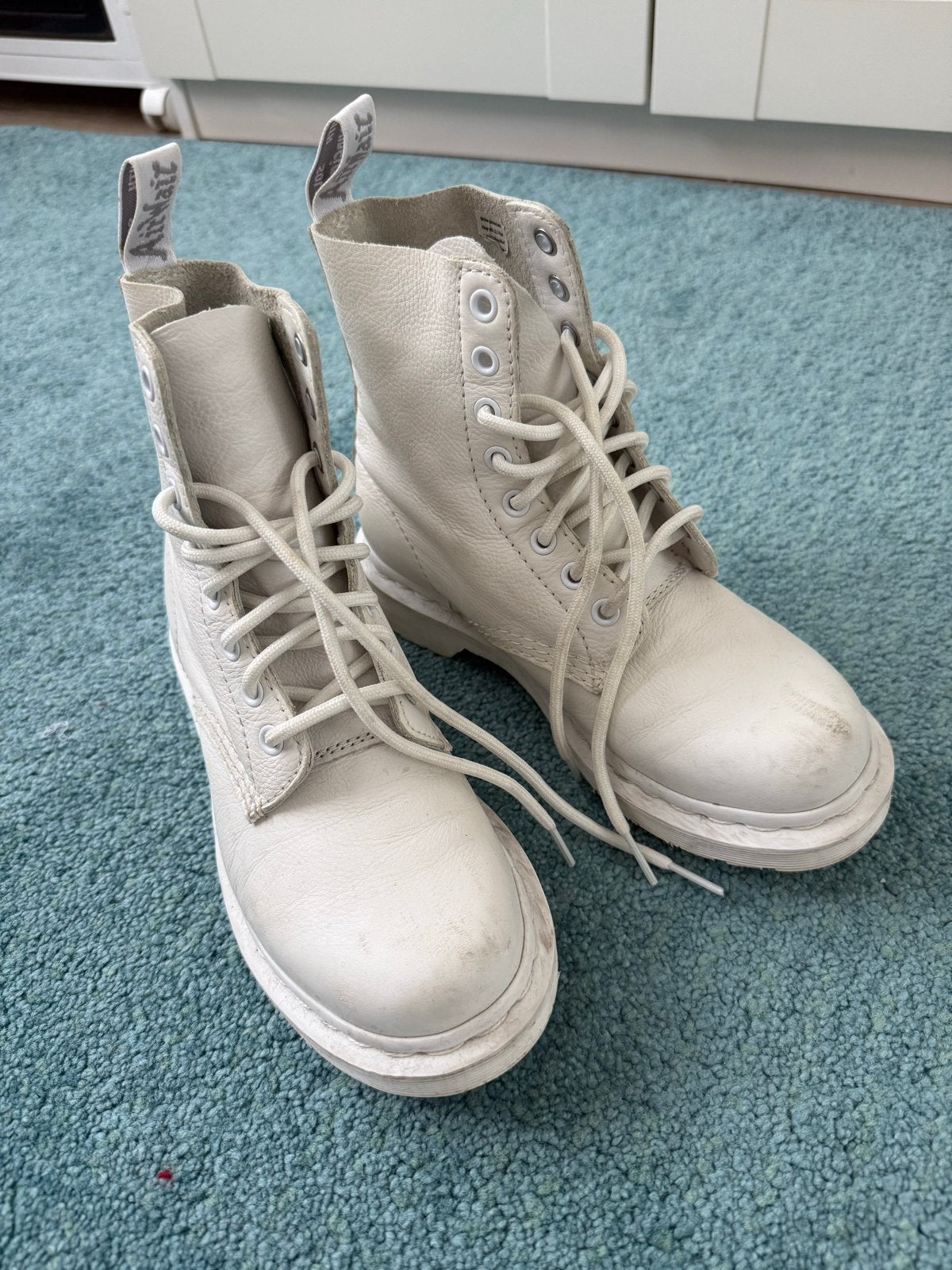 Dr. Martens 1460 Pascal Mono Wit Leren Laarzen maat 37, Ophalen of Verzenden, Gedragen, Wit, Lage of Enkellaarzen
