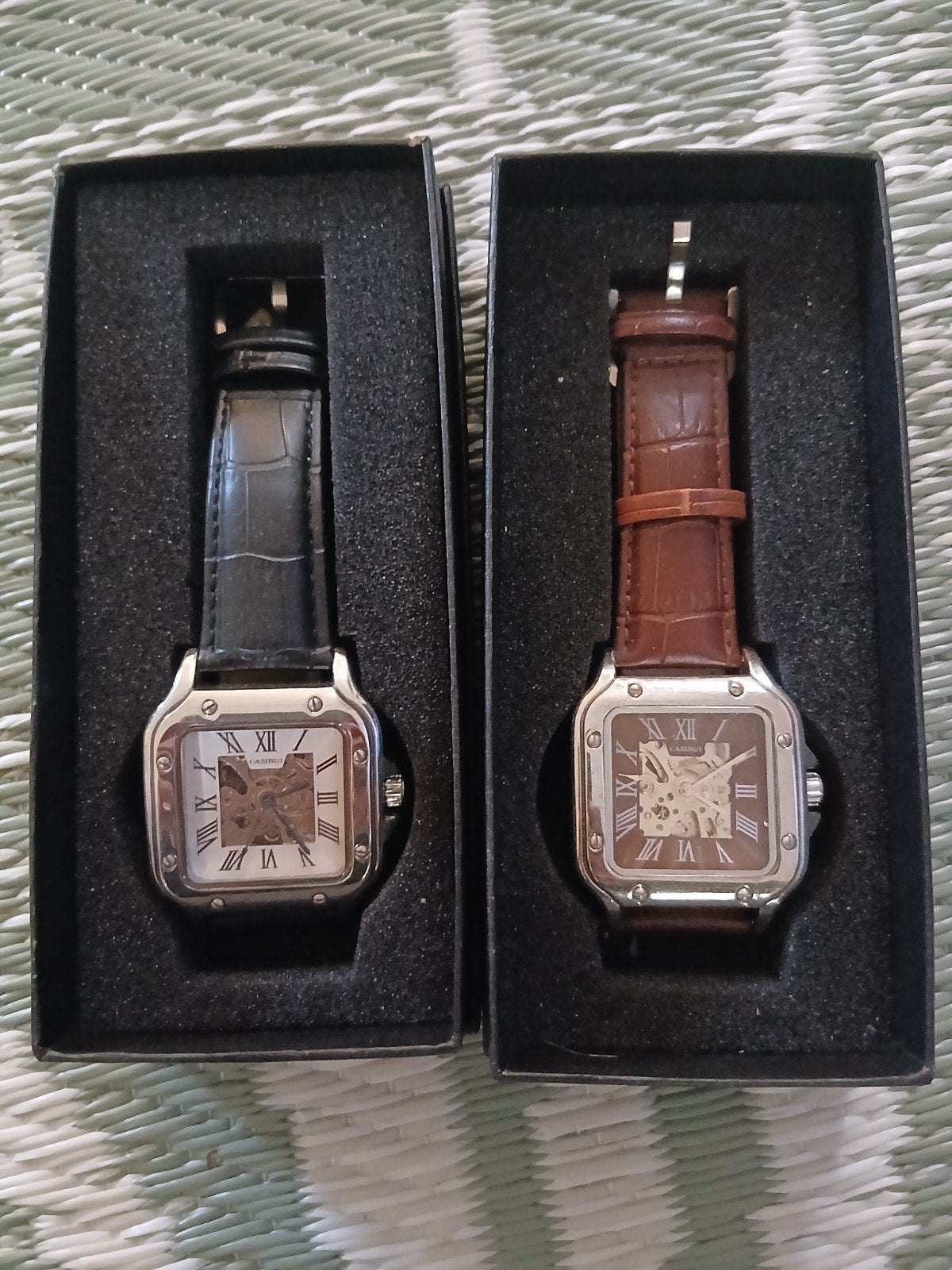 Stijlvolle lookalike horloges - set van 2, Sieraden, Tassen en Uiterlijk, Ophalen of Verzenden, Nieuw, Leer, Overige merken