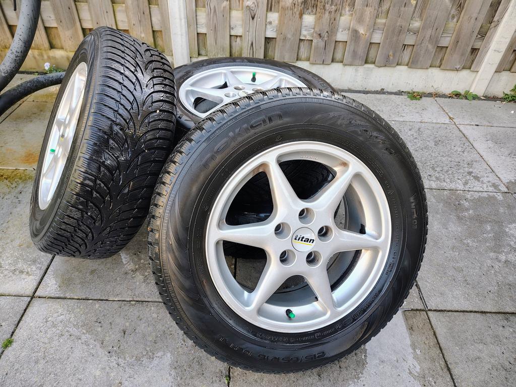 16 inch 4 velgen met winterbanden 215/65R16 Mitsubishi asx, Ophalen, 16 inch, Banden en Velgen, Winterbanden