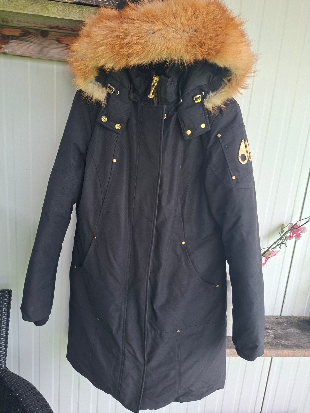 Moose Knuckles Grand Metis Parka Zwart met Bontkraag, Zwart, Maat 42/44 (L), Ophalen of Verzenden, Gedragen