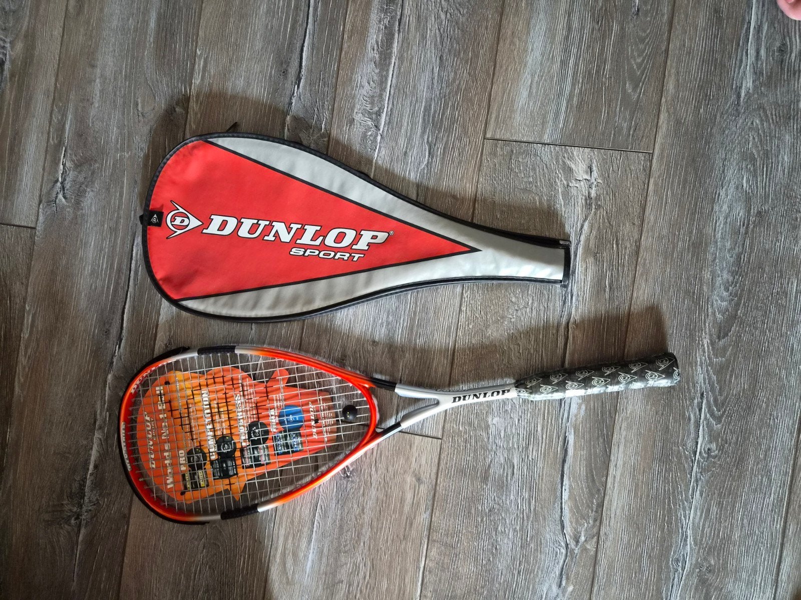 Nieuw Dunlop Squash Racket met Hoes, Sport en Fitness, Squash, Ophalen of Verzenden, Nieuw, Racket, Met hoes