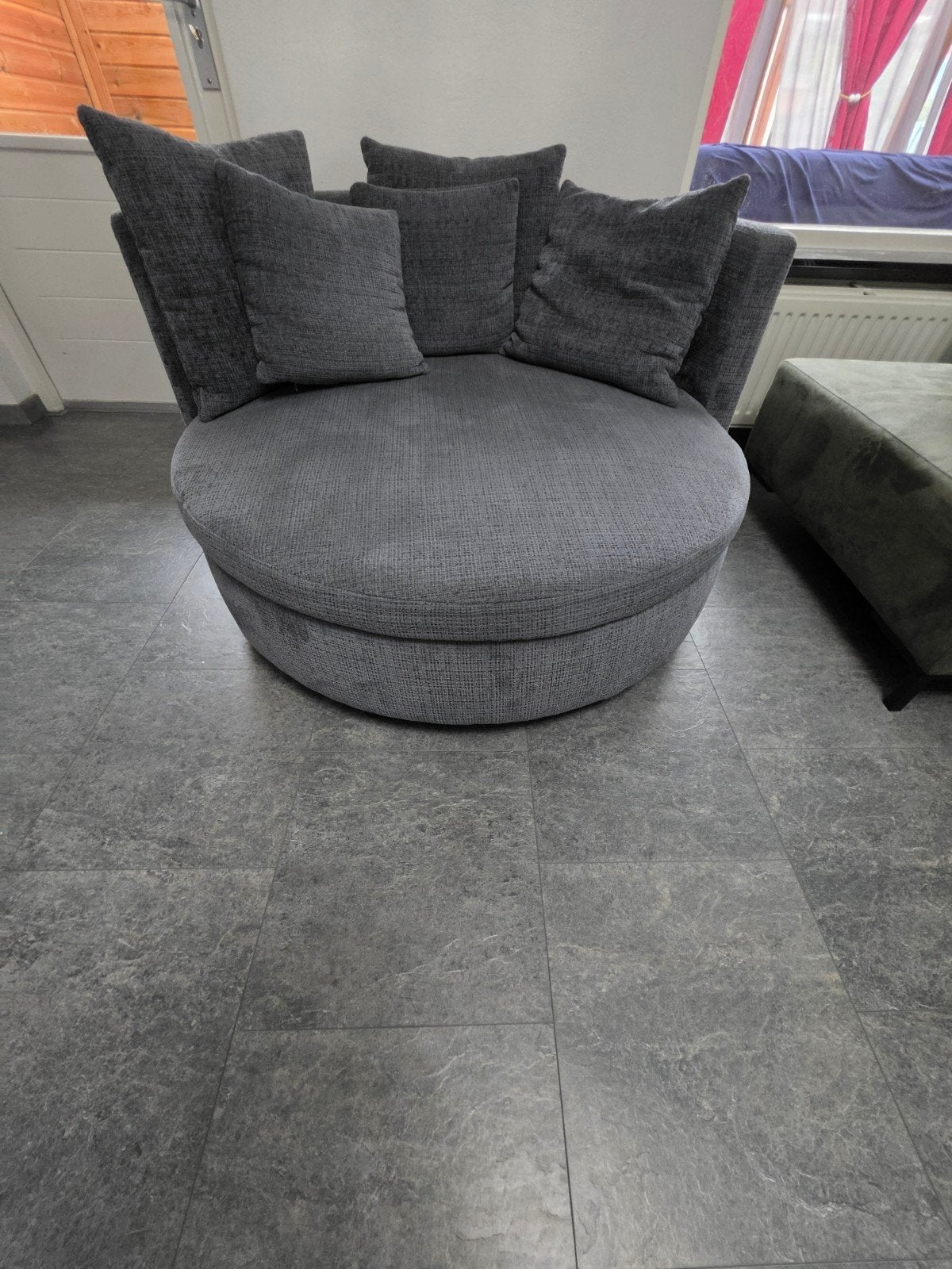 grijze love seat met kussens, Ophalen, 75 tot 100 cm, Tweepersoons, Minder dan 150 cm