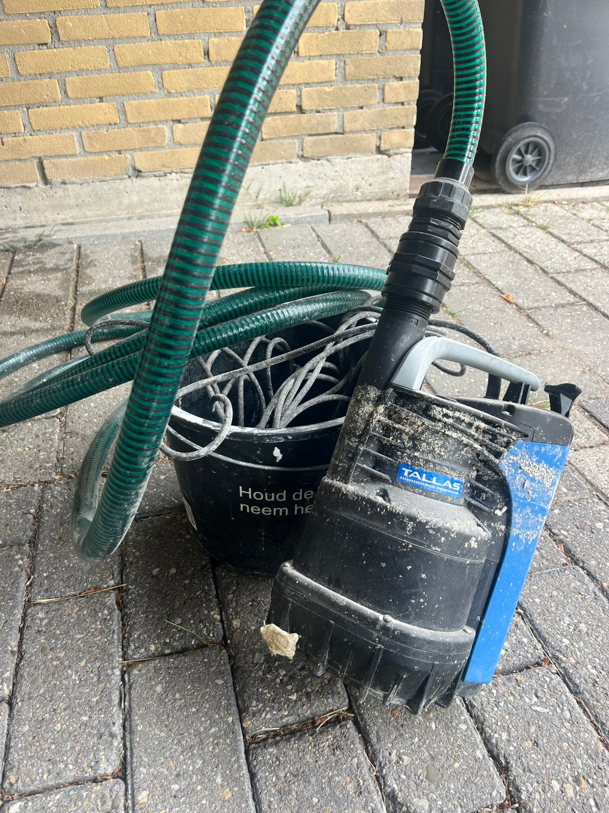 Tallas waterpomp, Ophalen, Gebruikt