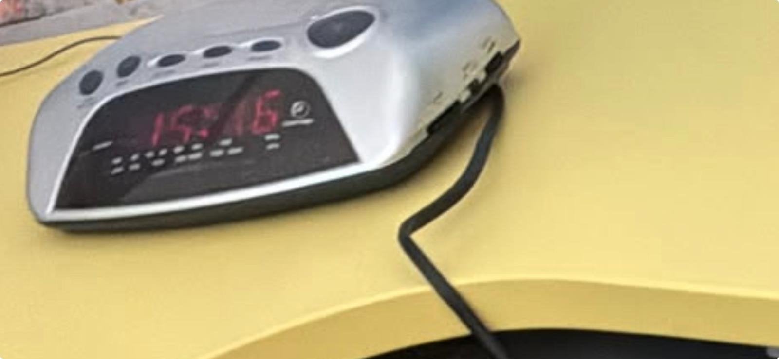 Digitale Wekker Radio - Zilverkleurig, Ophalen, Gebruikt, Radio