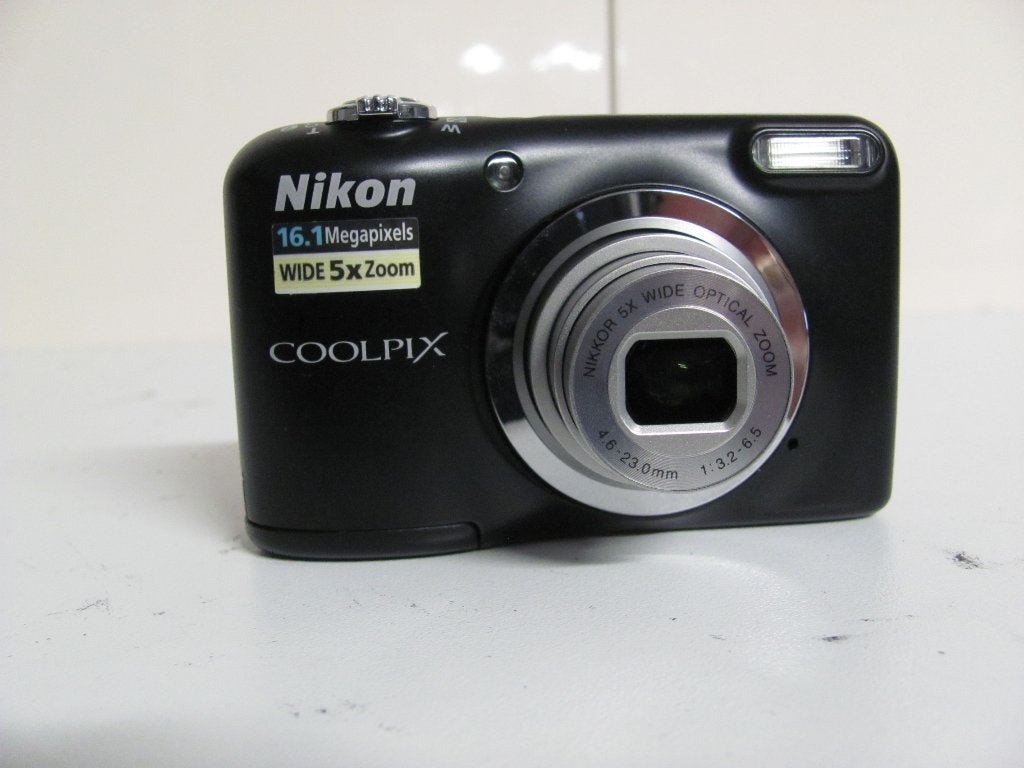 NIKON coolpix A10 met 16.1mp en wide 5x zoom, Ingebouwde flitser, 16 megapixels, Ophalen of Verzenden, Zo goed als nieuw