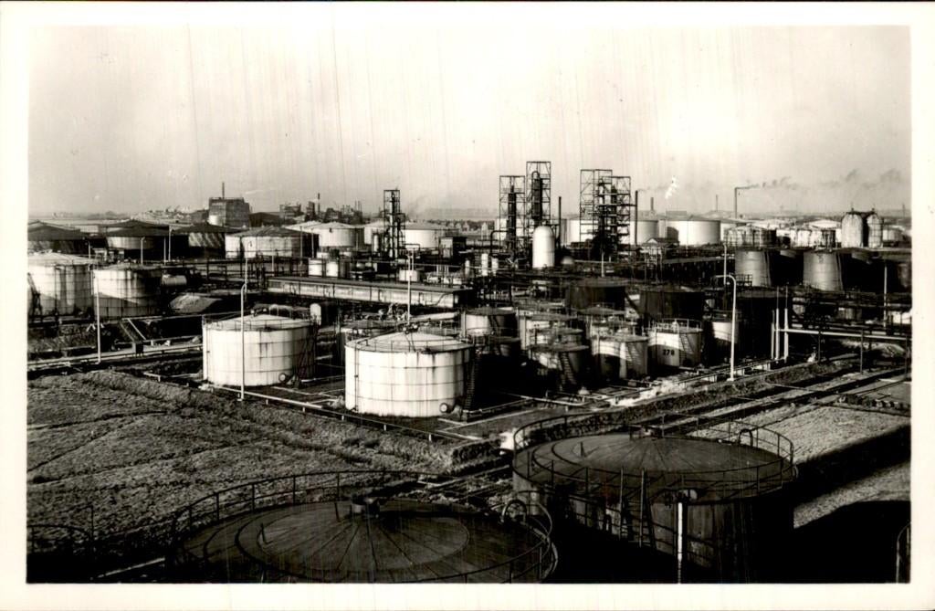 Pernis - Shell Installaties - Raffinaderij, Verzamelen, Ansichtkaarten | Nederland, Ongelopen, Zuid-Holland, 1940 tot 1960, Ophalen of Verzenden