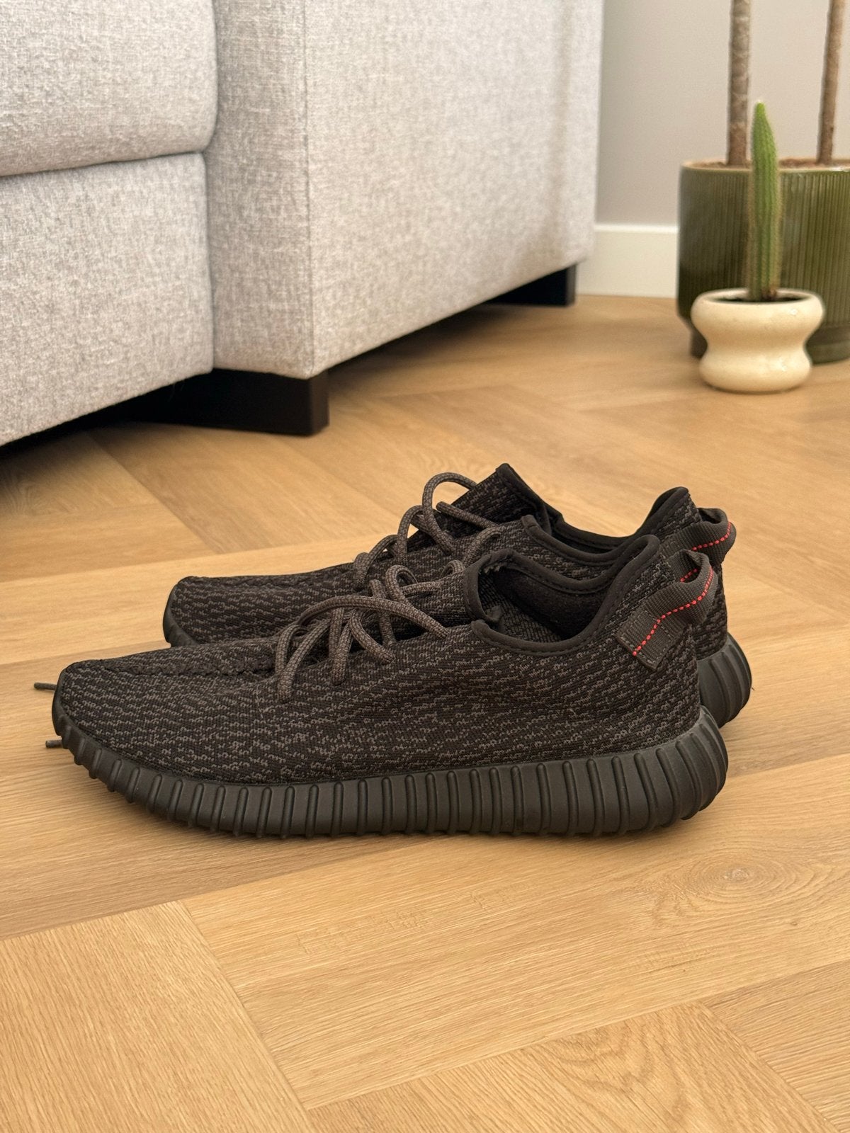 Adidas Yeezy Boost 350 V2 Zwarte Sneakers Maat 47 1/3, Ophalen, Zo goed als nieuw, Zwart, Sneakers of Gympen