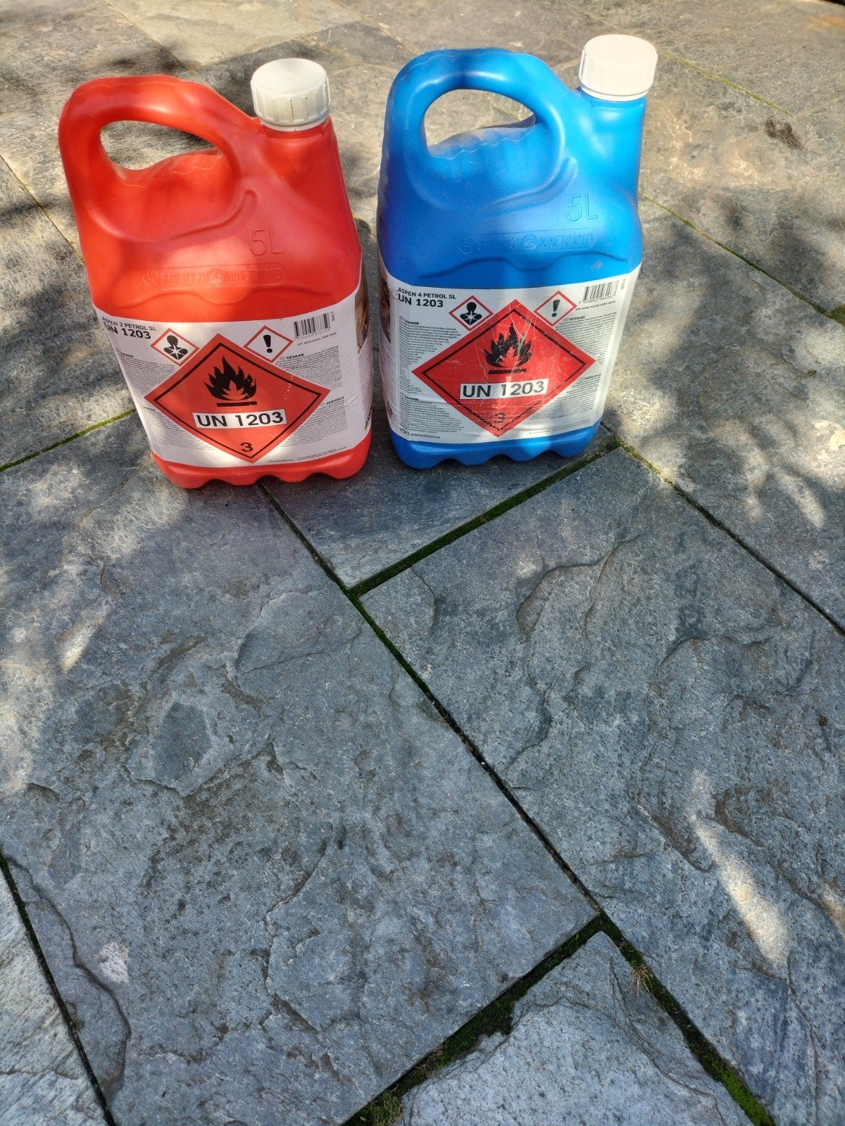 Jerrycans 5 liter leeg - rood en blauw, Ophalen of Verzenden, Gebruikt