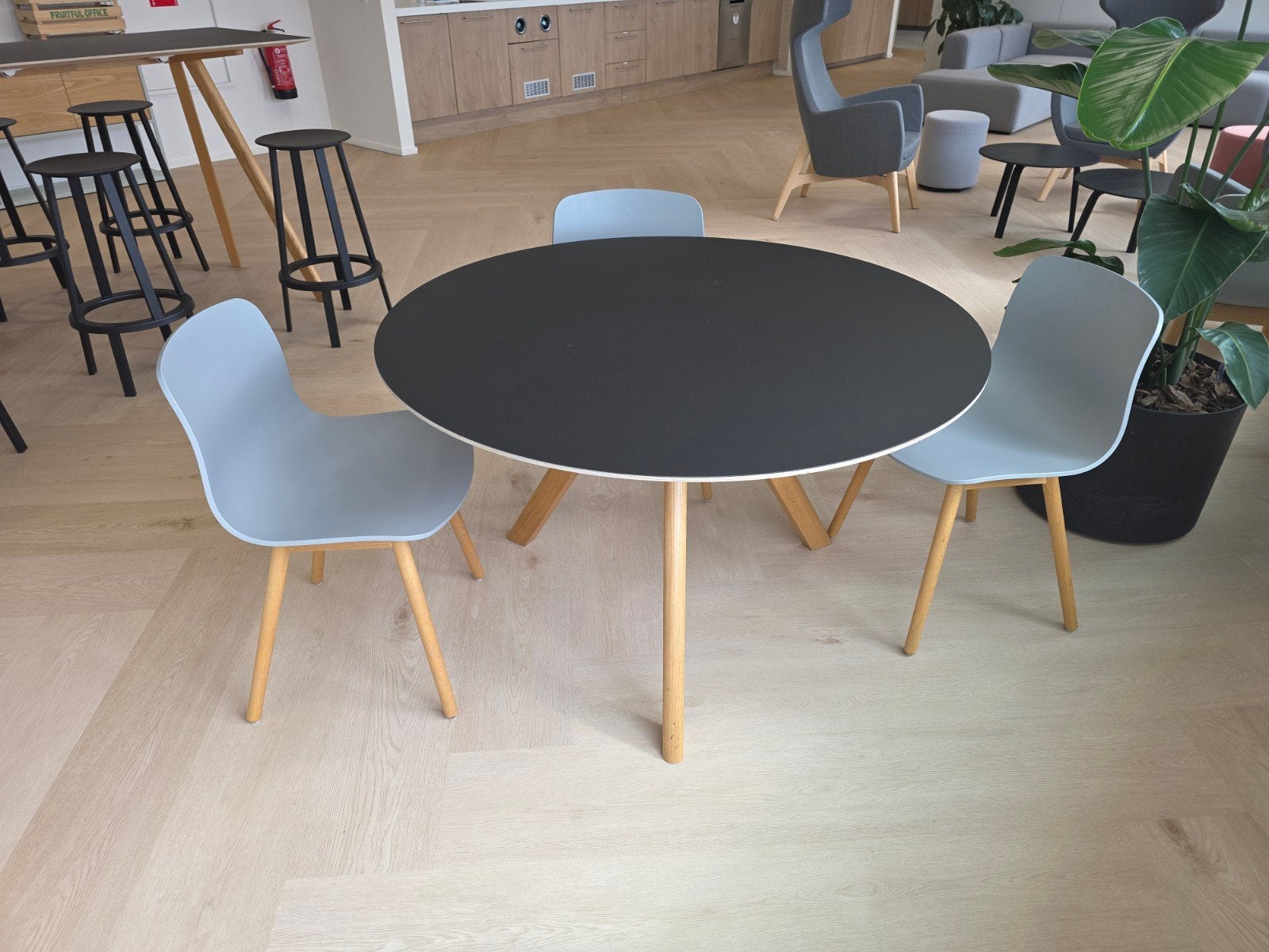 Hay Copenhague CPH 20 120 CM eettafel, Ophalen, Modern Design, Rond, Zo goed als nieuw