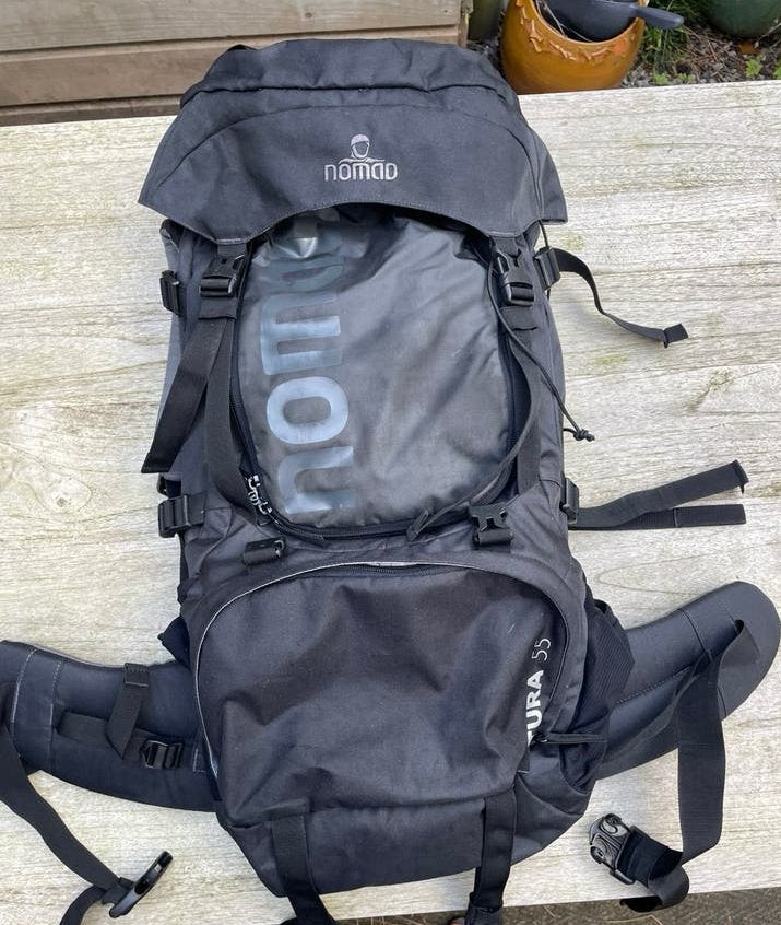 Nomad backpack 55 liter incl regenhoes, Sport en Fitness, Ophalen of Verzenden, Zo goed als nieuw, Rugzak