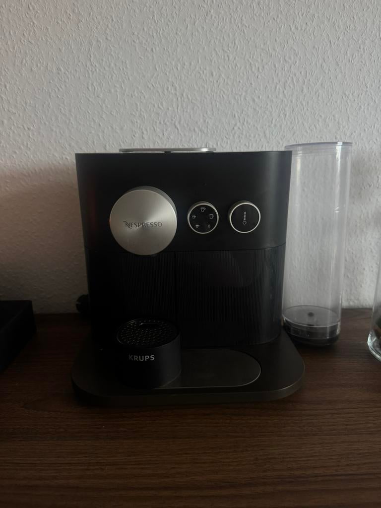 Nespresso Expert XN6008 Koffiecupmachine - Zwart, Koffiemachine, Ophalen of Verzenden, Zo goed als nieuw, 1 kopje