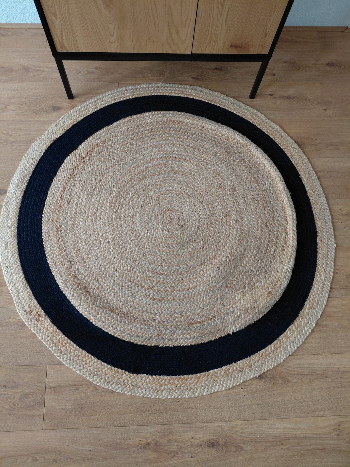 Rond Jute Vloerkleed Trendhopper – Ø 124 cm – Naturel/Zwart, Huis en Inrichting, Ophalen, Gebruikt, Rond, 100 tot 150 cm